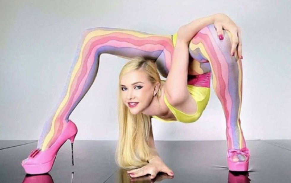 Flexible blonde gets her tight compilations