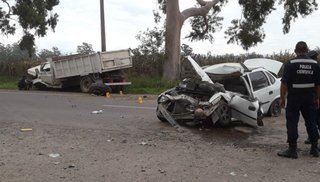 Un conductor en grave estado tras un violento choque en General Güemes