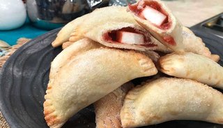 Deliciosos pastelitos de membrillo y queso de cabra