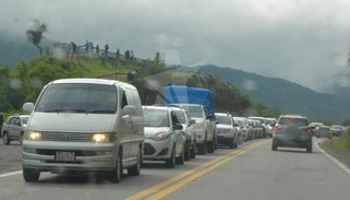 Por los cortes cientos de personas quedaron varadas en las rutas 9 y 52