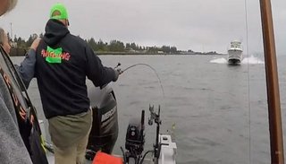 Oregón: tres pescadores salvaron sus vidas por segundos