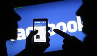 Venden mensajes de más de 80.000 usuarios de Facebook