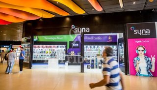 Robaron 54 celulares de dos locales de Alto Noa Shopping y del Paseo Salta