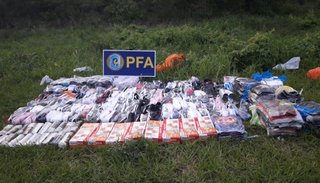 Secuestran hojas de coca y mercadería