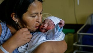 A dos minutos de comenzado el 2019 nació Ricardo Lionel, el primer bebé del año