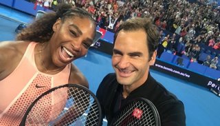 Federer le ganó a Serena, en el gran duelo de dobles mixto
