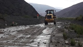 VÍDEO. Intensos trabajos para habilitar el acceso a ruta nacional 9