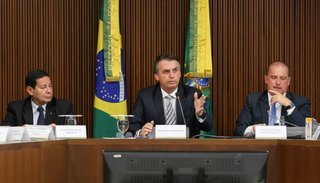 Jair Bolsonaro anuncia una "limpieza" ideológica