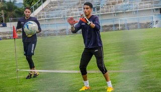 A Gimnasia se le cayeron dos soldados antes de subirse al micro rumbo a Perico