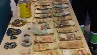 Demorado con marihuana y una importante suma de dinero