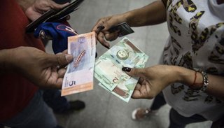 El nuevo mandato empieza con una "hiperinflación"