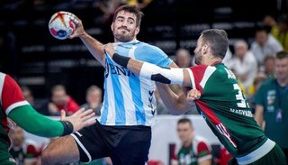 Argentina empató en el debut