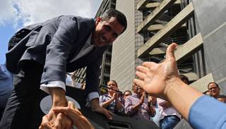 Detienen al presidente del Parlamento durante unas horas