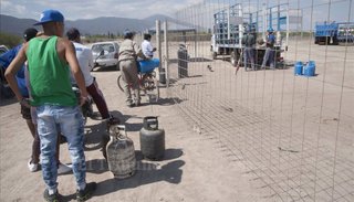 Golpe a los que menos tienen: sube la garrafa social