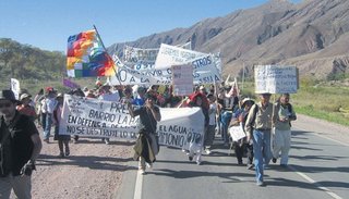 Vecinos realizaron una denuncia penal por el agua