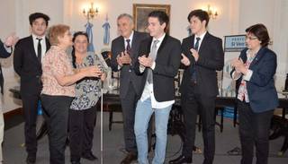 Entregaron dos prototipos del sistema de ayuda "Sí Veo"