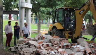 Removieron kiosco en la avenida Párroco Marshke