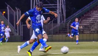 Las inhibiciones no cesan en Juventud