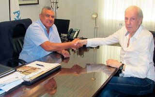 Claudio Tapia: "Menotti me comunicará lo que está bien y lo que está mal en la Selección” Claudio Tapia: "Menotti me comunicará lo que está bien y lo que está mal en la Selección”