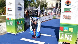 Delfina Álvarez volvió a ganar el triatlón de La Paz