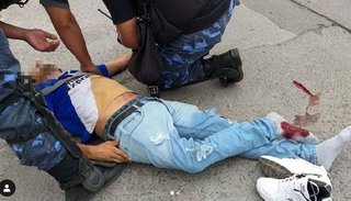 Cayeron de un camión con hinchas de Juventud y quedaron bajo las ruedas