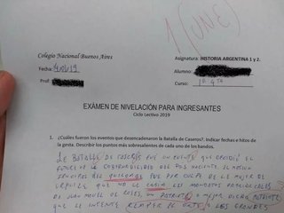 Respondió el examen de ingreso con lenguaje inclusivo y le pusieron "une"