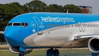 Cambios en las tarifas de Aerolíneas: cobrará el equipaje por separado en todos sus vuelos