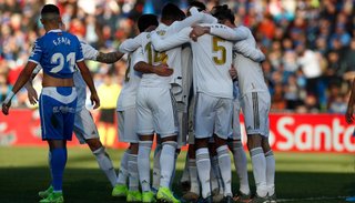 Real Madrid goleó y quedó en lo más alto