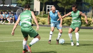 Racing no pudo con Ferro y se lesionó Orban