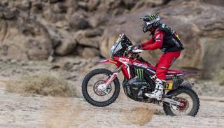 Mentiras piadosas: Kevin no se baja de la moto