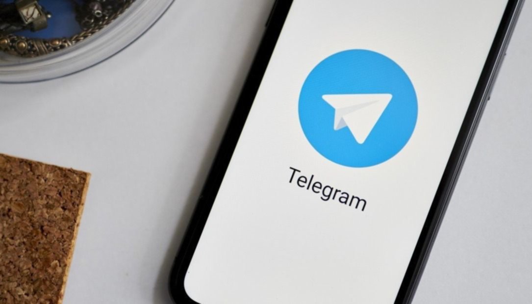Filtro anti-spoilers, traducción de mensajes y emojis animados llegaron a  Telegram