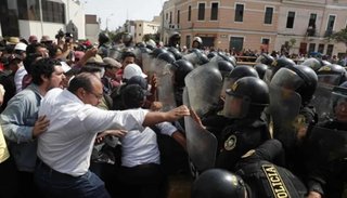Murió un primer manifestante en Lima por las protestas en Perú