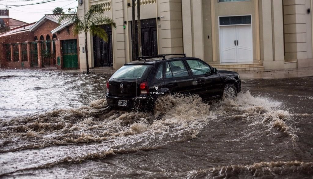 El centro de la ciudad, otra vez inundado. Javier Corbalán El centro de la ciudad, otra vez inundado. Javier Corbalán