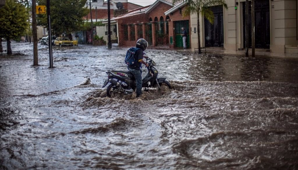 El centro de la ciudad, otra vez inundado. Javier Corbalán El centro de la ciudad, otra vez inundado. Javier Corbalán