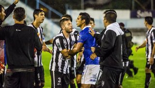 Riggio fue puro silencio y al “carnaval” lo puso Coleoni tras un partidazo