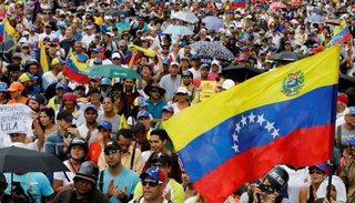 El Gobierno facilita el ingreso de venezolanos al país: podrán hacerlo sin documentación completa