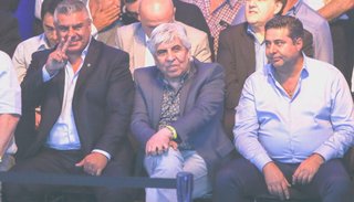 Ahora, Moyano le tiró el camión del polémico arbitraje a Macri