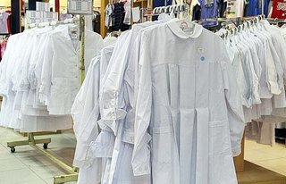 Se aproximan las clases: los guardapolvos cuestan hasta 500 pesos