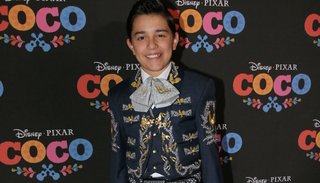 La historia del niño mexicano que prestó su voz al protagonista de “Coco”