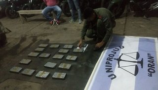 Cuánto cobraba el aduanero que fue detenido en Pichanal por tráfico de drogas