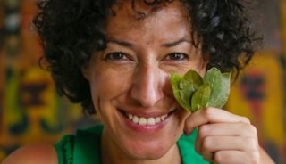 Xibil Bravo, la cocinera que tiene la misión de "reivindicar la hoja de coca en las comidas”