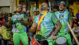 El contagioso ritmo de samba echó raíces en este suelo bendito
