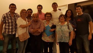 Autoconvocados docentes entregan petitorio a Yarade