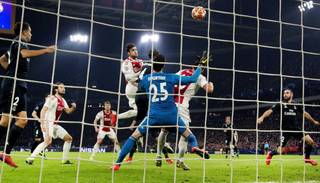 El VAR le anuló un gol Tagliafico y Real Madrid le ganó a Ajax