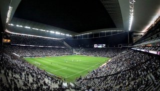 Racing visita a Corinthians, tras el escándalo del caso Centurión