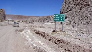 Por la crecida de ríos y arroyos, están cortadas rutas de la Puna jujeña