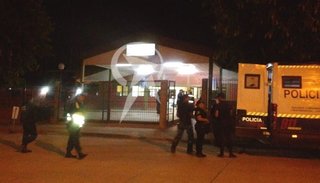 Terror en Salvador Mazza: entró por un resfrío al hospital, sacó un arma tumbera, hizo disparos y se atrincheró