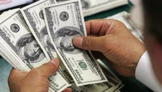 En escalada: el dólar tocó los $41 y por ventas que atribuyen al Central cerró en $40,7