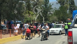 Un grupo de docentes realizó un piquete en el ingreso a Cafayate: hubo tres detenidos