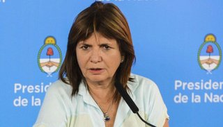 Bullrich confirmó que ingresaron al país funcionarios de Evo Morales como turistas